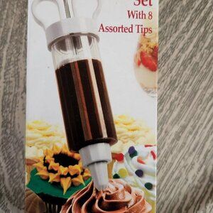 Norpro 3566 Cupcake Injector & Decorating Set with 8 assorted tips j1